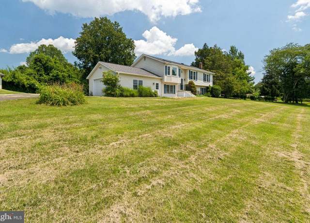 Property at 8126 Botha Rd, Warrenton, VA 20186, 4 beds, 3 baths