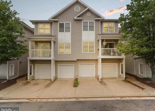 Property at 4574 Superior Sq, Fairfax, VA 22033, 2 beds, 2 baths