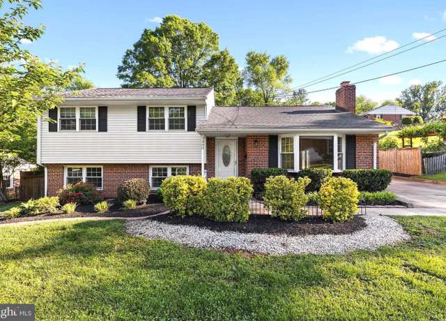 Property at 7900 Foote Ln, Springfield, VA 22151, 5 beds, 2.5 baths