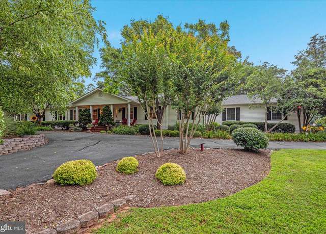 Property at 10095 Fox Hound Dr, Nokesville, VA 20181, 4 beds, 3 baths
