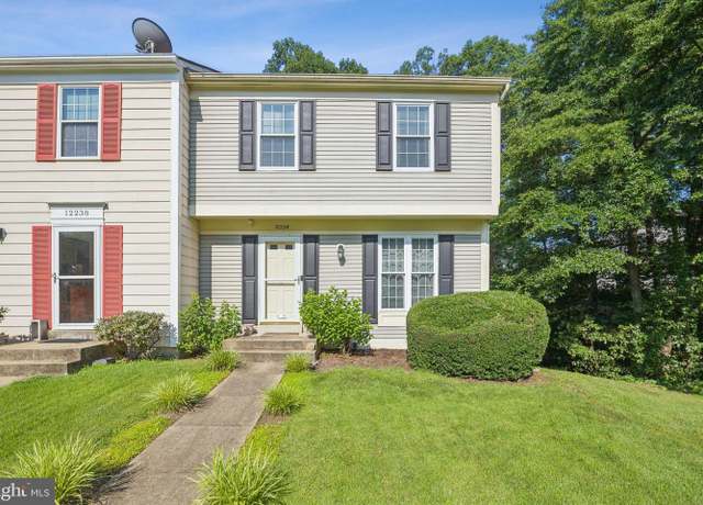Property at 12236 Ivy League Ct, Woodbridge, VA 22192, 2 beds, 3 baths