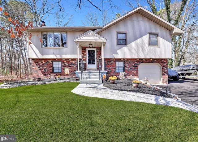 Property at 752 Fox Run Dr, Atco, NJ 08004, 4 beds, 2 baths