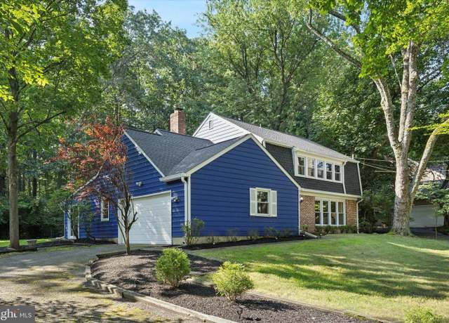 Property at 34 E Riding Dr, Cherry Hill, NJ 08003, 4 beds, 2.5 baths