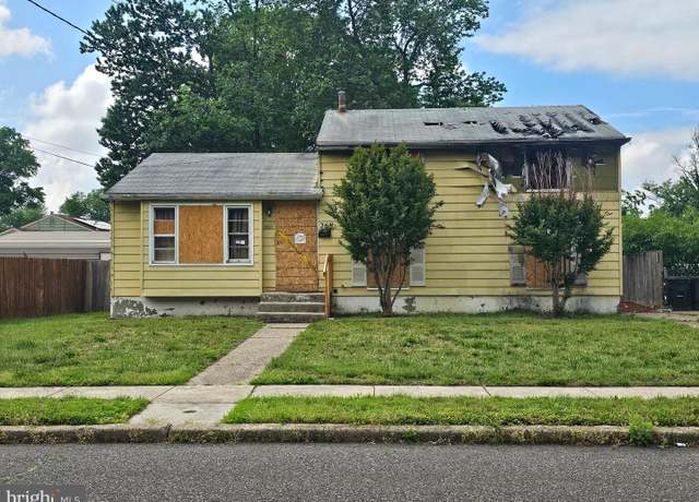 Property at 268 Marion Ave, Westville, NJ 08093, 3 beds, 1.5 baths