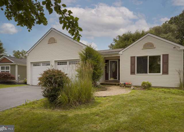 Property at 2388 Tabatha Dr, Warrington, PA 18976, 3 beds, 2 baths