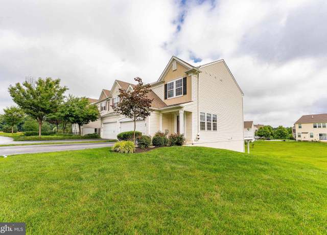 Property at 38 Clement Ct, Downingtown, PA 19335, 3 beds, 2.5 baths