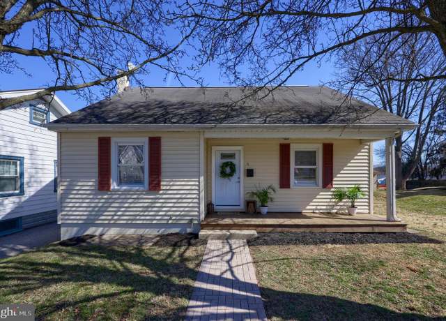 Property at 11 Girard Ave, Lancaster, PA 17603, 4 beds, 2 baths