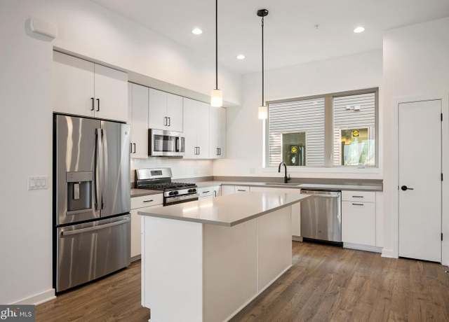 Property at 3126 Pierview Ln, Philadelphia, PA 19125, 3 beds, 2.5 baths
