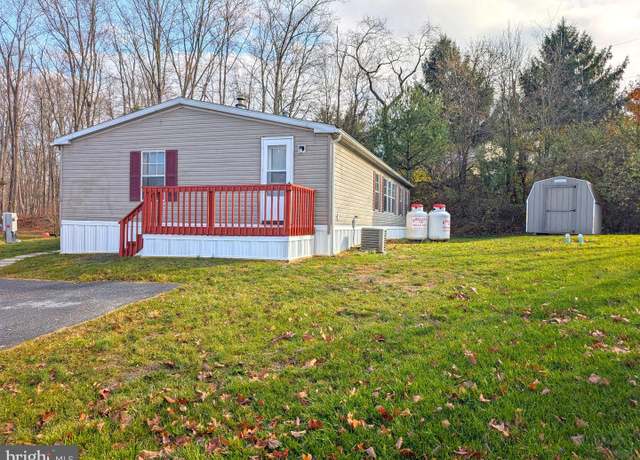 Property at 48 Meadowview Ct, New Bloomfield, PA 17068, 3 beds, 2 baths