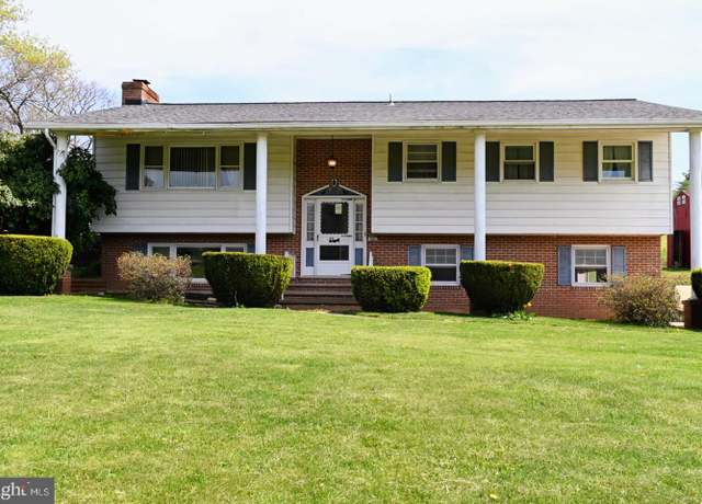 Property at 4092 Manchester St, Glen Rock, PA 17327, 3 beds, 1.5 baths