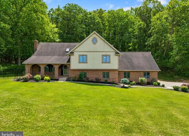 Property at 2855 Springwood Rd, York, PA 17403, 5 beds, 3.5 baths