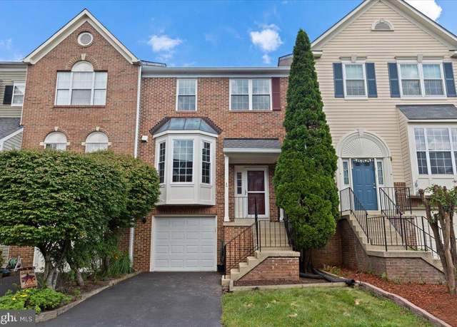 Property at 6836 Kerrywood Cir, Centreville, VA 20121, 3 beds, 3 baths