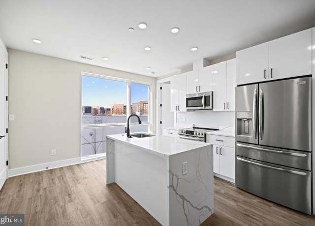 Property at 824 18th St NE #11, Washington, DC 20002, 1 bed, 1.5 baths