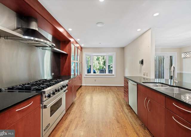 Property at 33 Rockford Rd, Wilmington, DE 19806, 3 beds, 2.5 baths