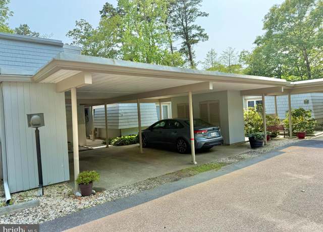 Property at 170 E Holly Ln, Tuckerton, NJ 08087, 2 beds, 2 baths