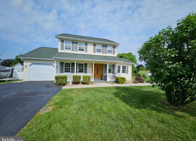 Property at 1606 Fordham Cir, Altoona, PA 16602, 4 beds, 3.5 baths