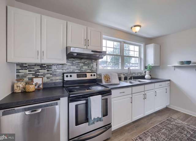 Property at 134 Oak Hill Dr, Middletown, PA 17057, 4 beds, 2 baths
