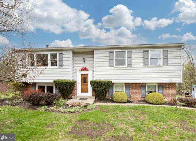 Property at 961 Crest Rd, Lansdale, PA 19446, 3 beds, 2.5 baths