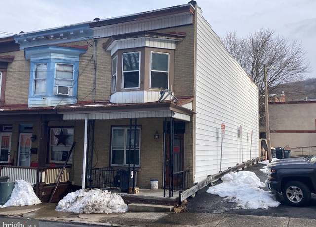 Property at 623 W Arch St, Pottsville, PA 17901, 3 beds, 1 bath