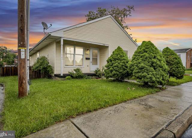 Property at 355 Simpson St, York, PA 17403, 3 beds, 2 baths