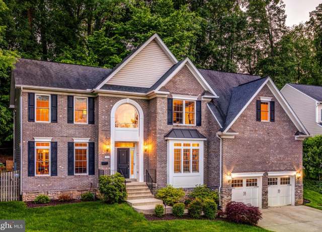 Property at 7235 Woodley Pl, Falls Church, VA 22046, 5 beds, 4.5 baths