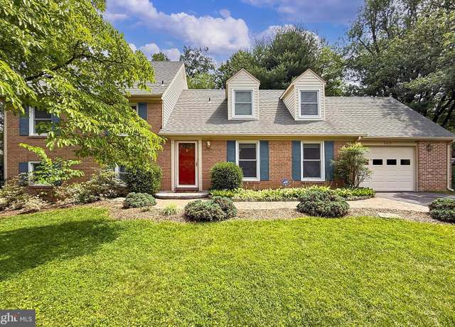 Property at 9603 Helenwood Dr, Fairfax, VA 22032, 5 beds, 3 baths