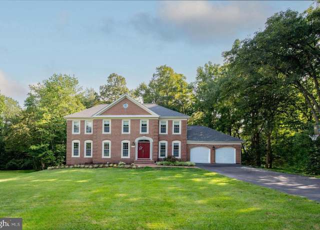 Property at 9717 Rambling Ridge Ct, Fairfax Station, VA 22039, 5 beds, 3.5 baths