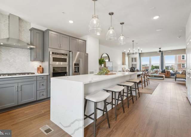Property at 19693 Peach Flower Ter, Ashburn, VA 20147, 4 beds, 4.5 baths