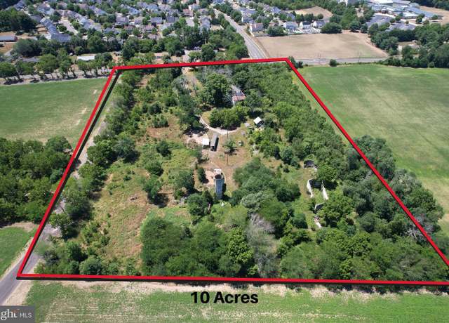 Property at 692 Eayrestown Rd, Lumberton, NJ 08048