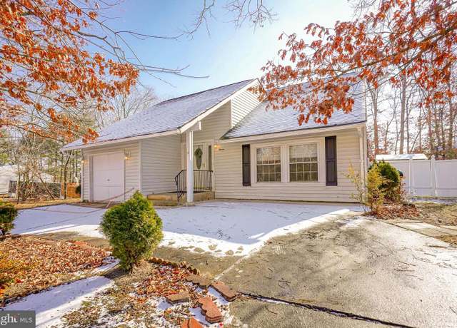 Property at 11 Primrose Dr, Sicklerville, NJ 08081, 4 beds, 1.5 baths