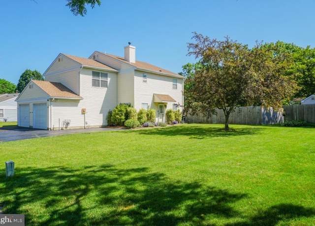 Property at 21 Spyglass Ct, East Windsor, NJ 08520, 2 beds, 1.5 baths