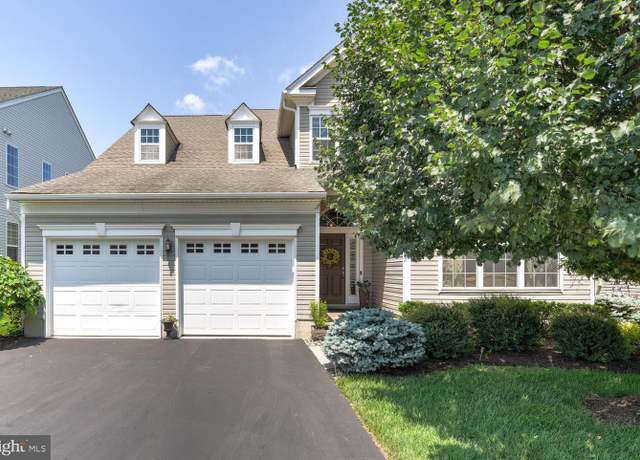 Property at 118 Andover Dr, Kendall Park, NJ 08824, 3 beds, 3 baths