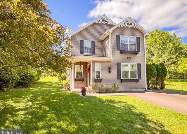 Property at 287 Stanford Pl, Newtown, PA 18940, 3 beds, 2.5 baths