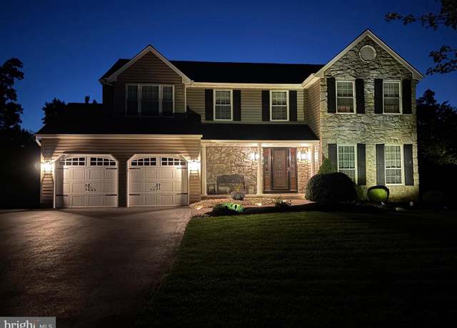 Property at 1447 Bentley Dr, Warrington, PA 18976, 4 beds, 2.5 baths