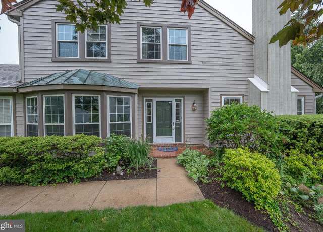 Property at 27 Manchester Ct #27, Berwyn, PA 19312, 3 beds, 2.5 baths