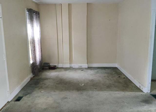 Property at 209 Sharpless St, West Chester, PA 19382, 3 beds, 1.5 baths
