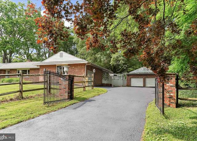 Property at 136 Schoolhouse Ln, Glen Mills, PA 19342, 4 beds, 4 baths
