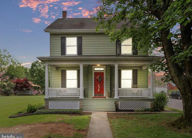 Property at 1820 Philadelphia Ave, Chambersburg, PA 17201, 4 beds, 1.5 baths