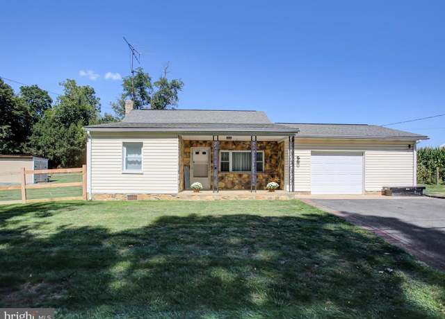 Property at 2703 New Franklin Rd W, Chambersburg, PA 17202, 2 beds, 1 bath