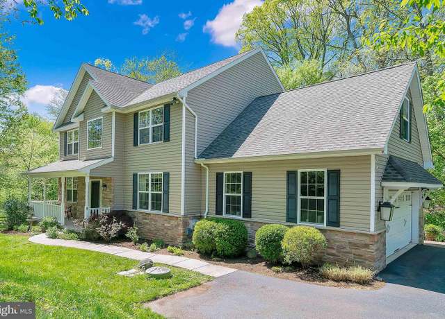 Property at 8 Featherbed Ln, Norristown, PA 19403, 4 beds, 2.5 baths