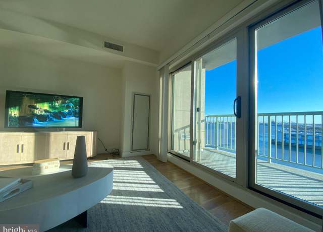 Property at 717 S Chris Columbus Blvd #915, Philadelphia, PA 19147, 2 beds, 2 baths