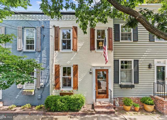 Property at 923 Oronoco St, Alexandria, VA 22314, 2 beds, 1.5 baths