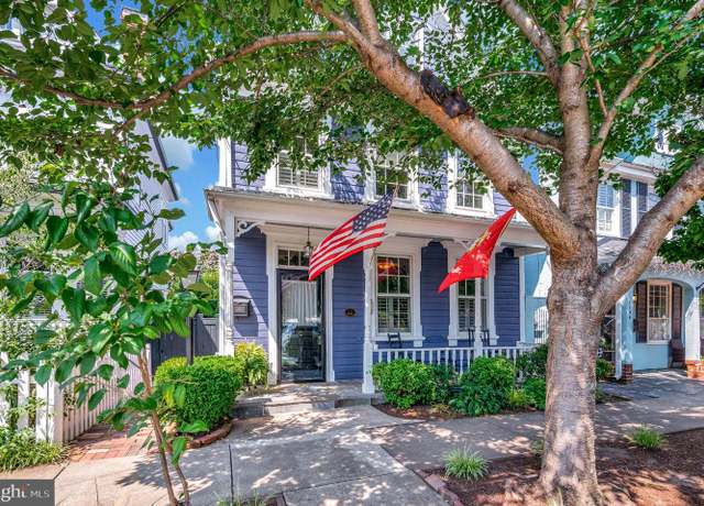 Property at 1102 Prince Edward St, Fredericksburg, VA 22401, 3 beds, 2.5 baths