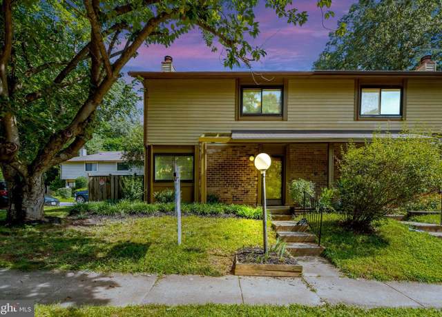 Property at 10676 Myrtle Oak Ct, Burke, VA 22015, 3 beds, 1.5 baths