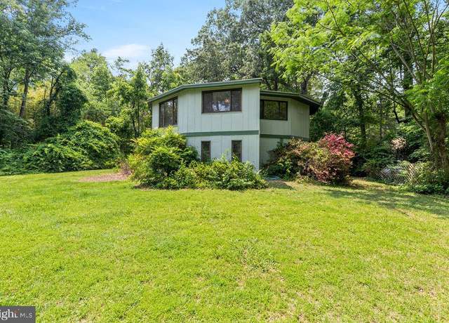 Property at 315 Stratford Cir, Locust Grove, VA 22508, 3 beds, 2 baths