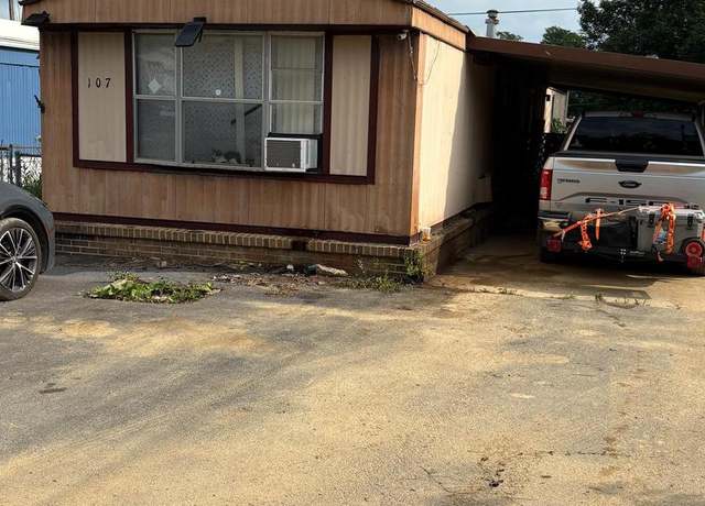 Property at 107 Rudolph Ct, Martinsburg, WV 25404, 2 beds, 2 baths