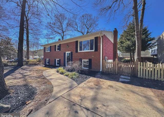 Property at 643 Hollywood Rd, Severna Park, MD 21146, 4 beds, 1.5 baths