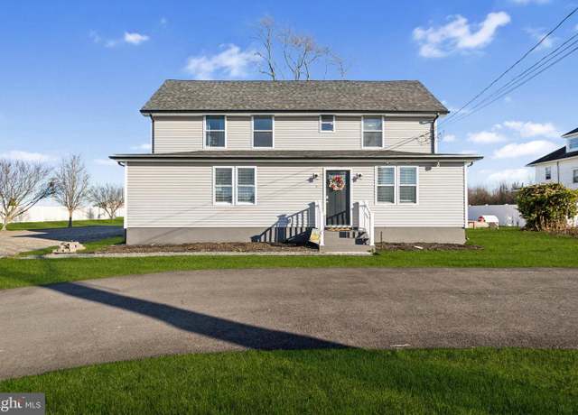 Property at 104 Middle Rd, Hammonton, NJ 08037, 4 beds, 3 baths