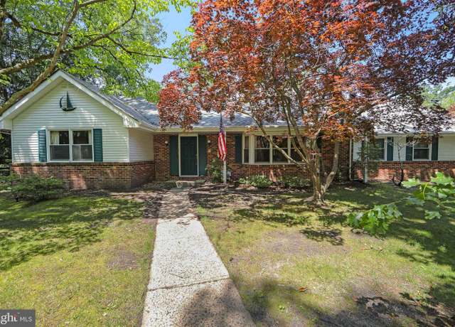 Property at 5 Elm Ct, Medford, NJ 08055, 4 beds, 4 baths
