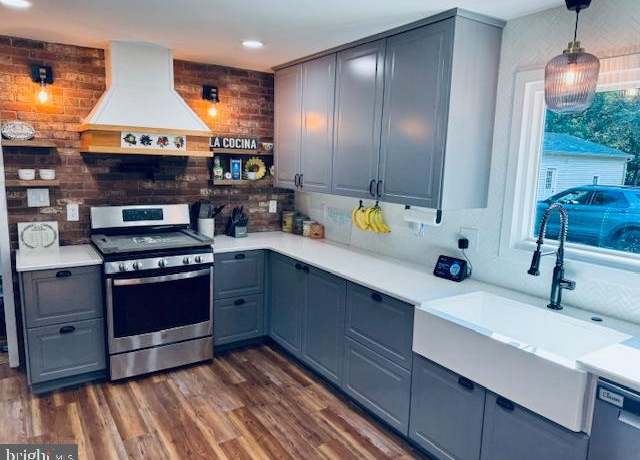 Property at 64 Mill St, Medford, NJ 08055, 5 beds, 3.5 baths